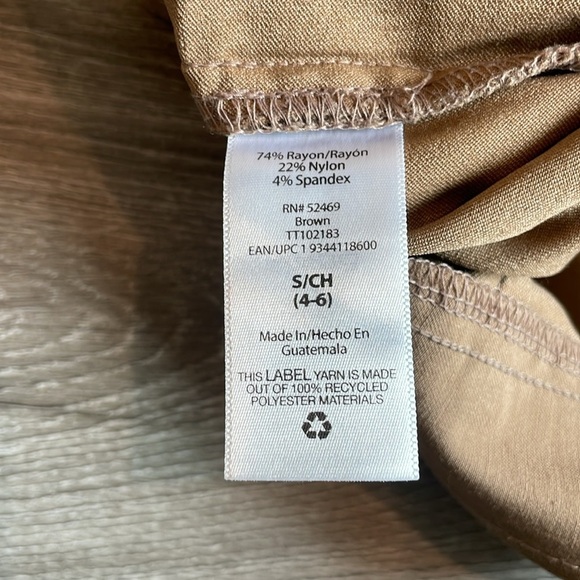 Time And Tru Tan Cropped Pants - Picture 4 of 4